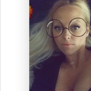 Meet your Posher, Cheri